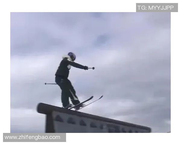 重庆滑板队在极限运动会中以97分稳居积分榜首位